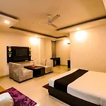 Hotel Olive Zone Near Delhi Airport