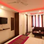 Hotel Sky Wood At Airport