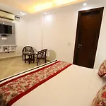 Hotel Nature View Green Park Metro Couple Friendly New Delhi