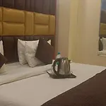 Airport Hotel Prince Palace By Byobhotels