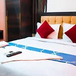 Royal Dwarka Stay - Near Aakash Hospital