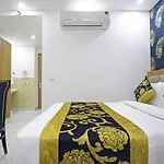Hotel Decent Suites - Delhi Airport