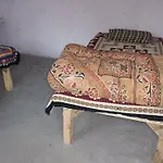 Thakur Niwas