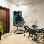 Sun N Shade Holiday Home