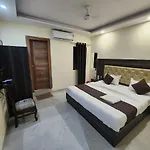 Hotel Ivy Plaza Luxury