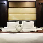 Qotel Hotel Pitampura Couple Friendly