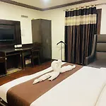 Qotel Hotel Pitampura Couple Friendly