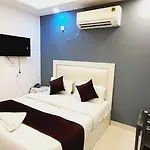 Hotel Star Light Near Delhi Airport