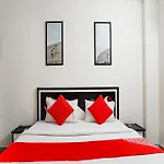 Oyo Flagship 69520 Amazing Stays Near M2K Cinemas Rohini