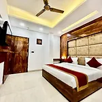 Hotel Cosmo - Karol Bagh