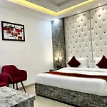 Hotel Cosmo - Karol Bagh