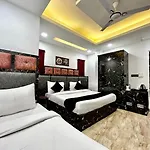 Hotel Cosmo - Karol Bagh