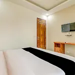 Oyo Flagship 80318 Hotel Sai Plaza Near Indira Gandhi International Airport