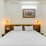 Peacefulhuts 2Bhk Nr Yashobhoomi Icc And Airport