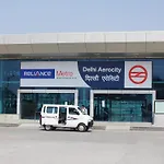 Airport Hotel Edge Home Stay