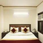 Hotel The Ocean Near Igi Airport