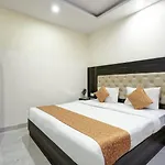 Hotel Cozy Cave Near Igi Delhi Airport
