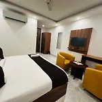 Hotel De Clark Residency Delhi Airport