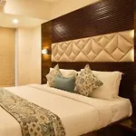 Hotel Empire Suites Near Delhi Airport