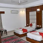 Capital O 445 Impress Hotel