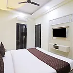 Empire Hotel Empire Suites Near Igi Airport