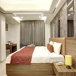 Hotel Armani-Modern Rooms