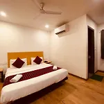 Hotel White Saffron Pitampura Near Kohat Enclave Metro Station