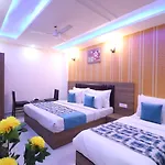 Hotel Aela Suites \