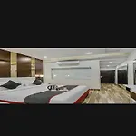 Super Hotel O Raas Near Samaypur Badli Metro Station