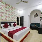 Hotel Costaa La Cage Near Delhi Airport By Gross Group