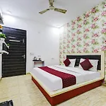 Hotel Costaa La Cage Near Delhi Airport By Gross Group