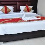 Hotel Grand Ivy Plaza