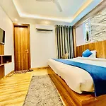 Hotel Rosewood Suites Near Delhi Airport
