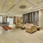 Super Townhouse Oak Hotel C Pearls