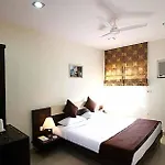 Hotel Gautam Deluxe