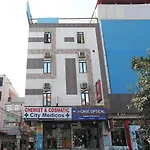 Oyo 4882 Hotel Golden Park