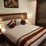 Red Crown Hotel