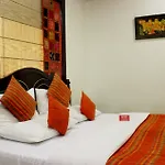 Oyo Premium Rajouri Garden Janta Market