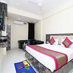 Oyo 13658 Hotel Tanish Palace
