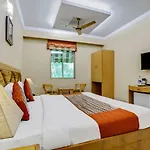 Capital O 41598 Hotel Singh Sahib Deluxe