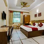 Capital O 41598 Hotel Singh Sahib Deluxe