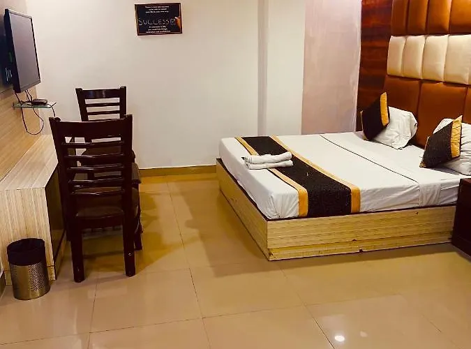 Hotel Cozy Cave Delhi Aiport