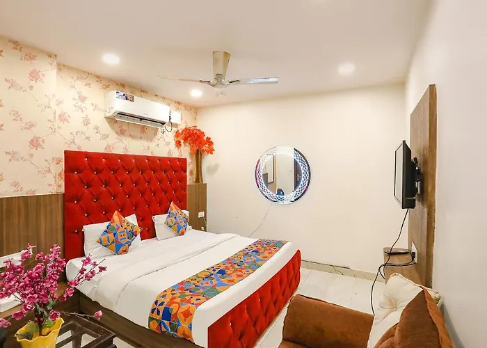 Fabhotel Royal Galaxy I Near Yashobhoomi Convention Centre