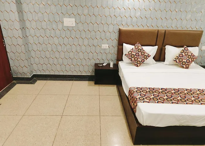Hotel S Ambiance Inn Near Delhi Airport