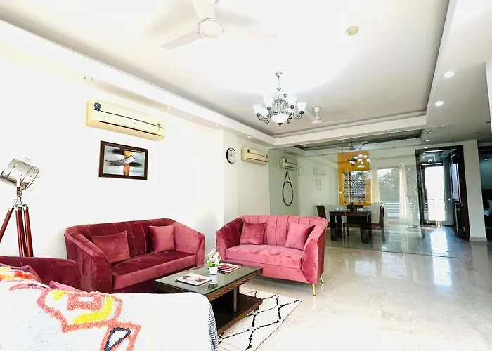 Bluo 3Bhk Safdarjung Enclave, Terrace Garden, Lift