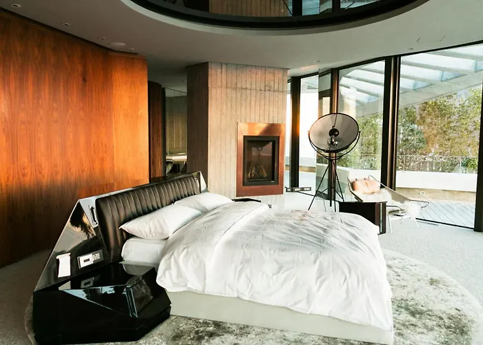 Seven Inn Unit By R S Group New Delhi Airport