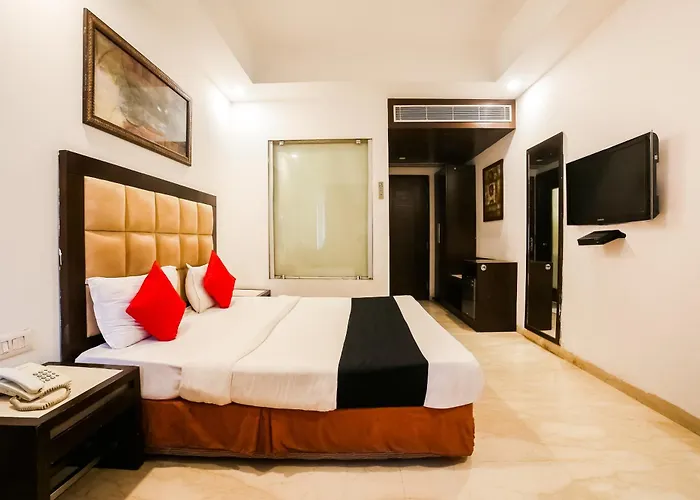 Hotel Livasa Inn Near Blk Hospital
