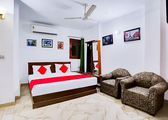 Hauz Khas Villa - Near Fort