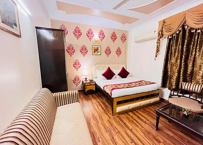 Hotel Paras - Karol Bagh Delhi