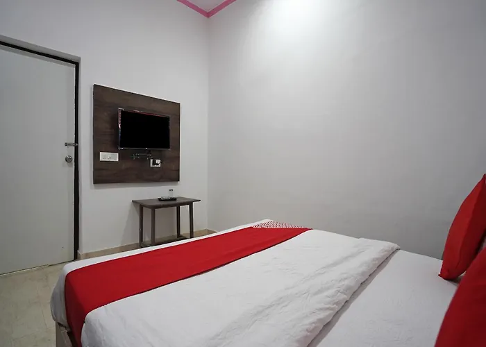 Hotel O White House